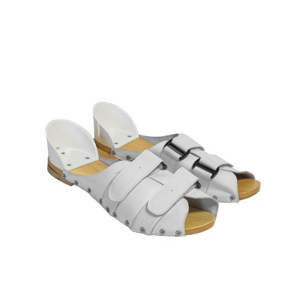 Planche de pieds bois avec attaches cuir